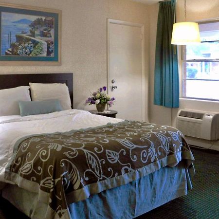 Azalea Inn & Suites Wilmington Ngoại thất bức ảnh