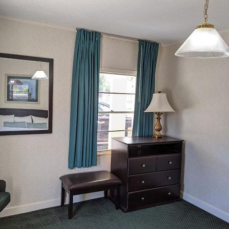 Azalea Inn & Suites Wilmington Ngoại thất bức ảnh