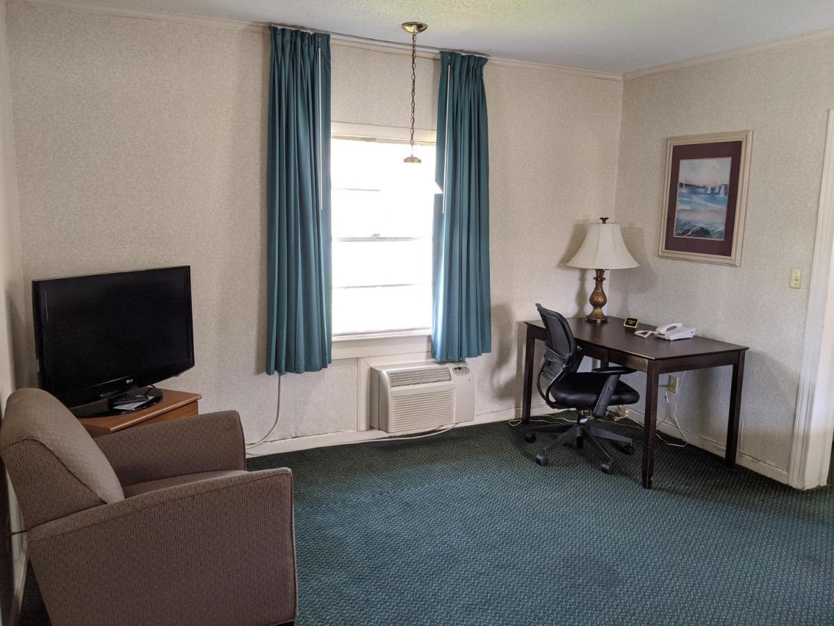 Azalea Inn & Suites Wilmington Ngoại thất bức ảnh